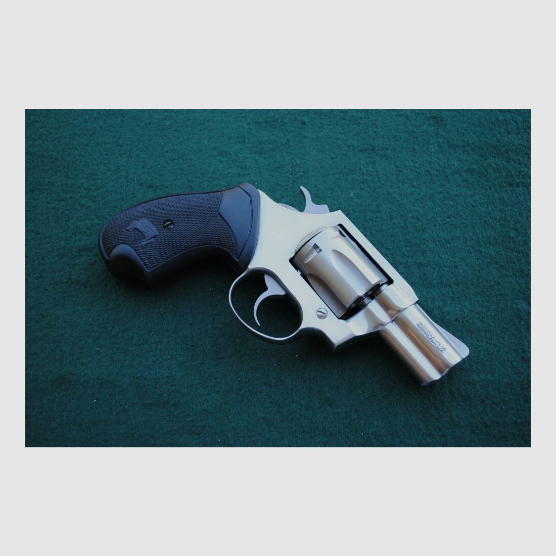 Colt Detective II, 2"LL, Acier inoxydable poli brillant, poignée en caoutchouc Colt