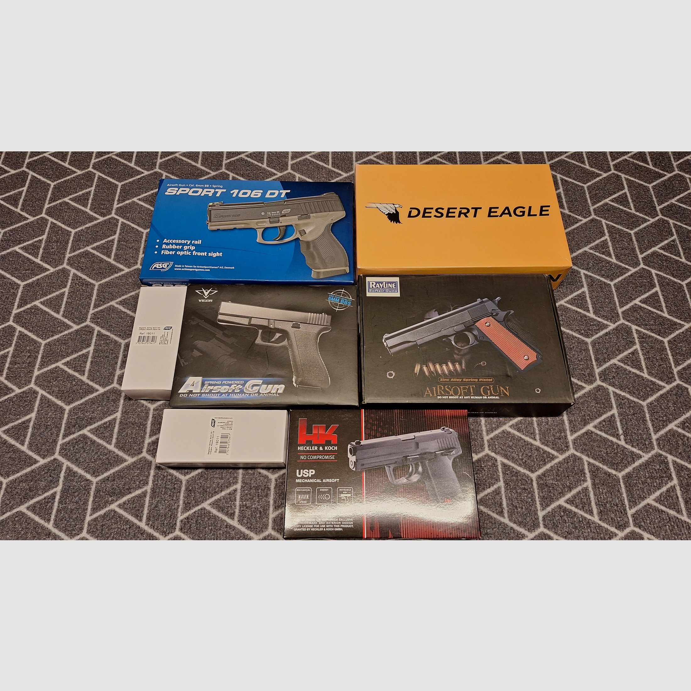 5 stuks veerdruk Airsoftpistolen: D.E./H.K./1911/enz. NIEUWSTAAT