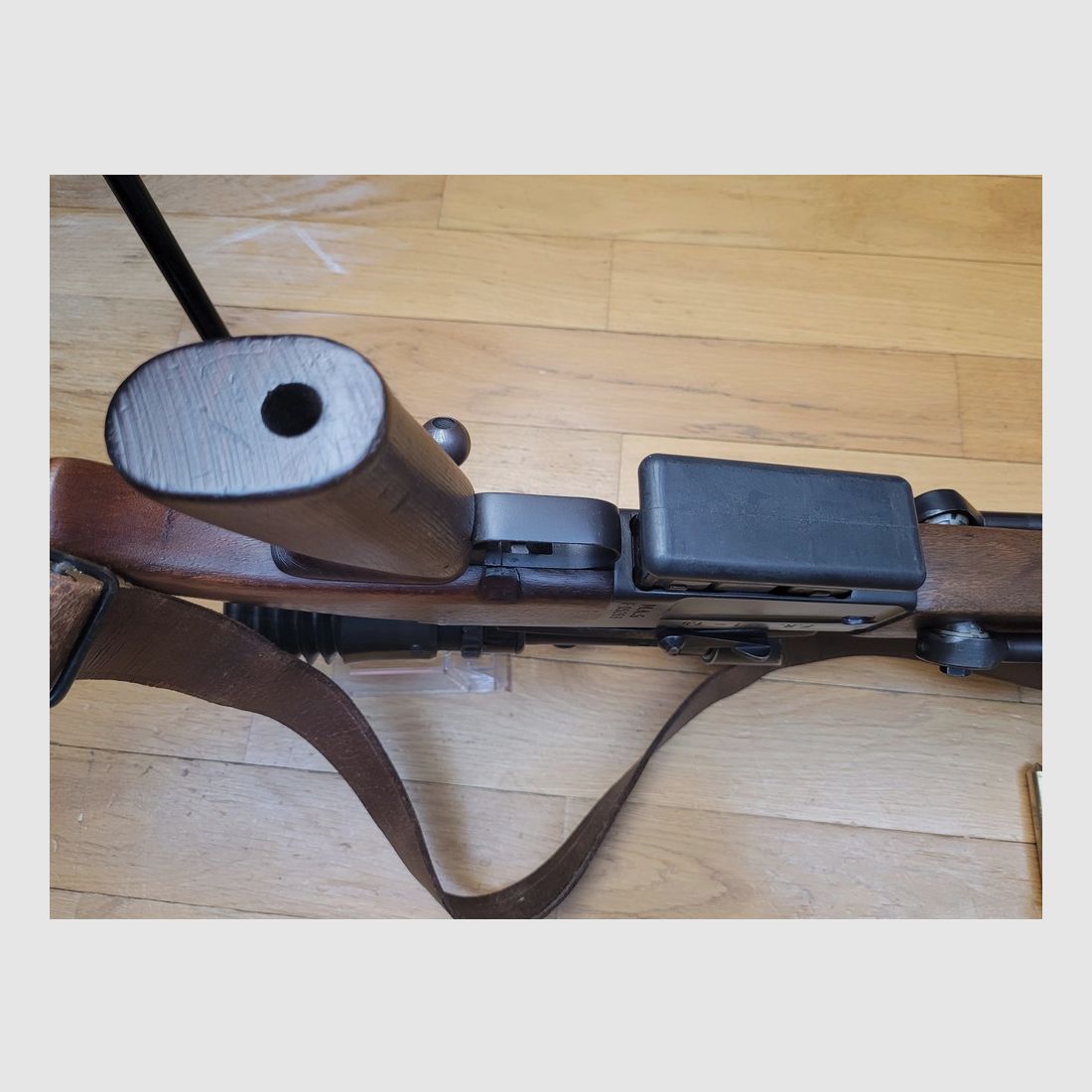 Splendido e molto raro fucile di precisione FR-F1 tipo A – Calibro originale 7,5×54 MAS – Ottica APX 806 N°3 (quella giusta!) – Canne a specchio con tutto il suo potenziale – 2 caricatori con fondo in gomma (anche quelli giusti!) – Condizioni superbe – Arma magnifica e pezzo forte di una collezione di regolamento francese – TBE++, immagine 13 di 30