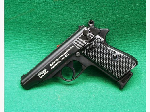 Walther	 PP schwarz 9mm P.A.K