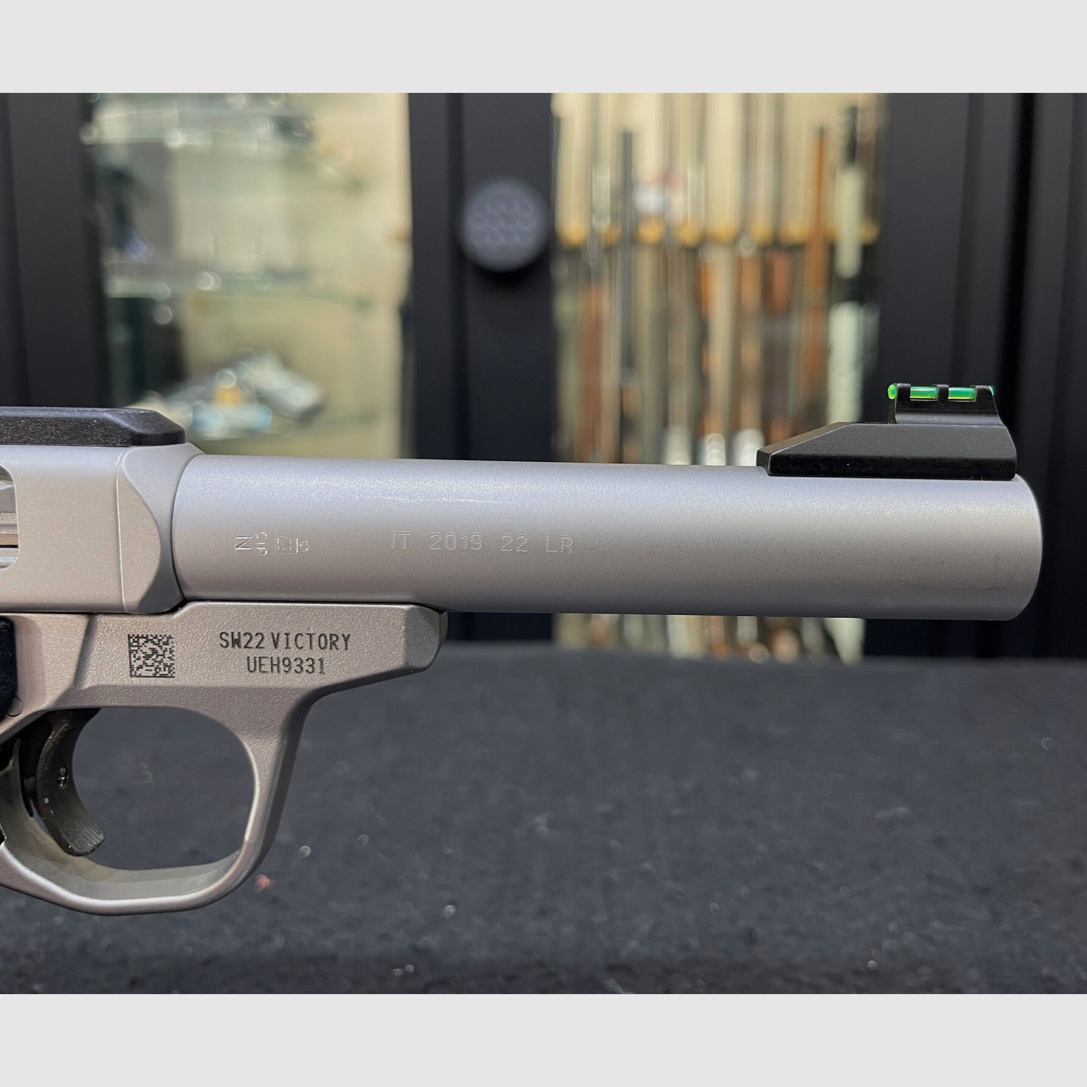 Smith & Wesson SW22 Victory, image 8 of 11