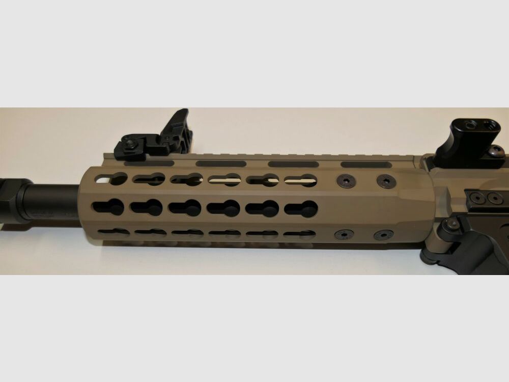 GWMH Selbstladebüchse GWMH SPC-HUNTER A4 10" (SWISS PISTOL CARBINE) FDE Kal.9x19 AR15 Glock Magazin