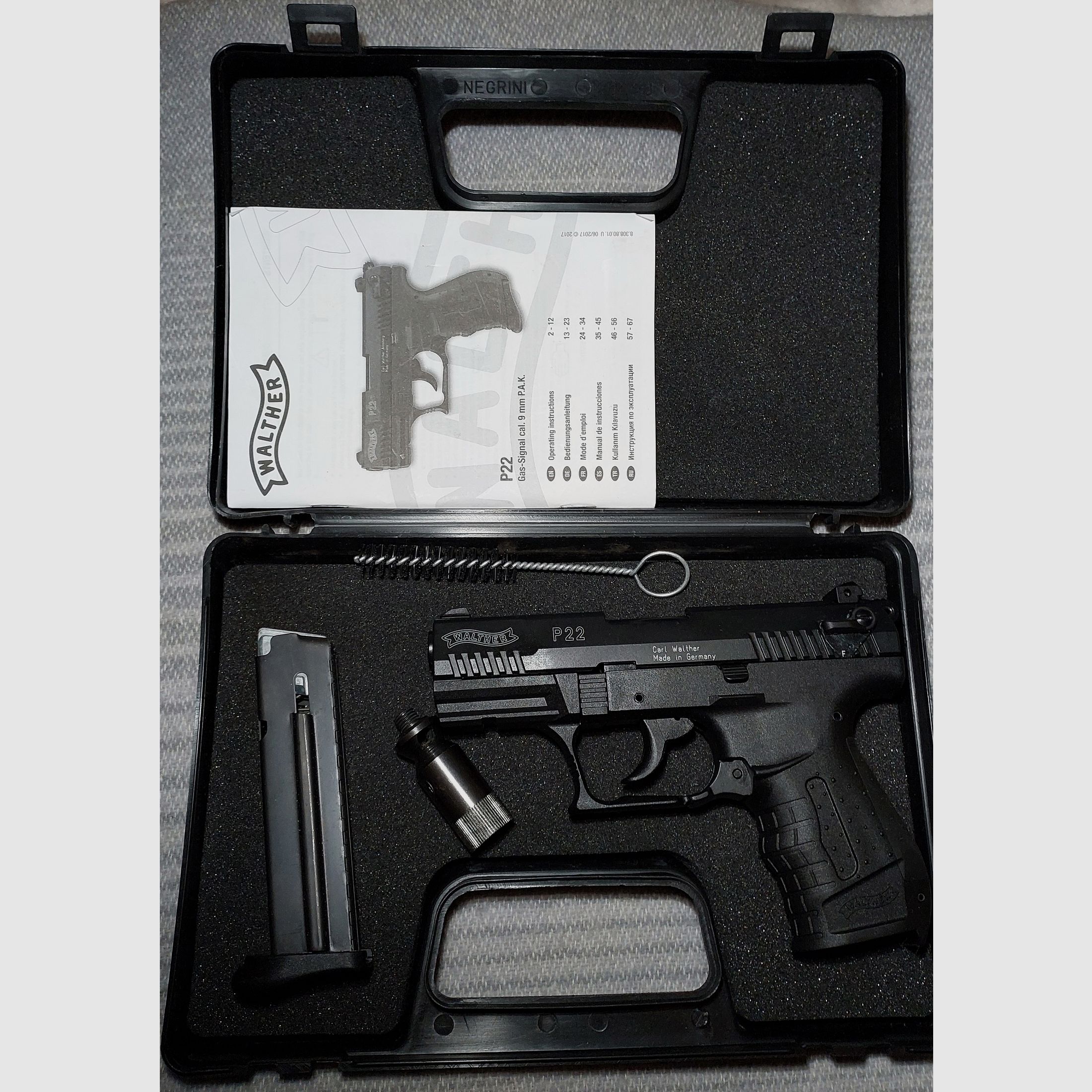 Walther P22 (P 22 Classic) blank firing pistol 9mm P.A.K. black (PTB 778)