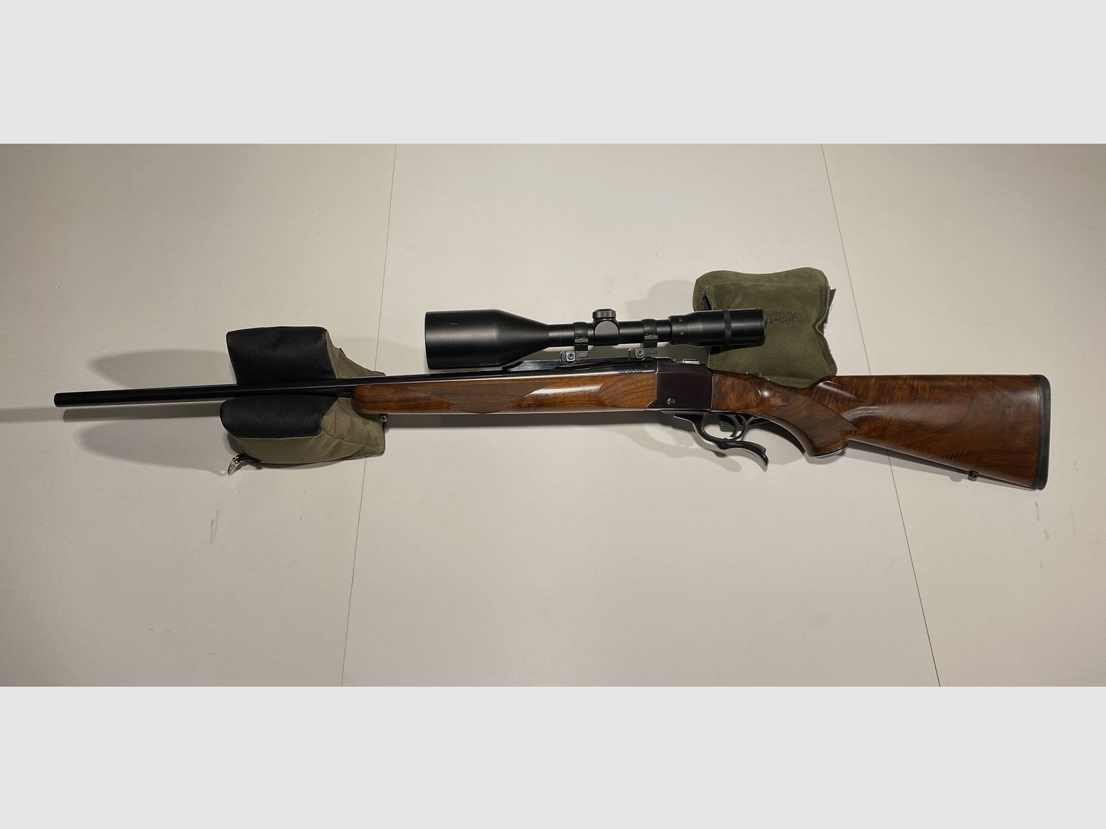 Fusil à un coup Ruger Model No. 1, cal. .300 Win Mag avec ZFR, image 1 sur 4