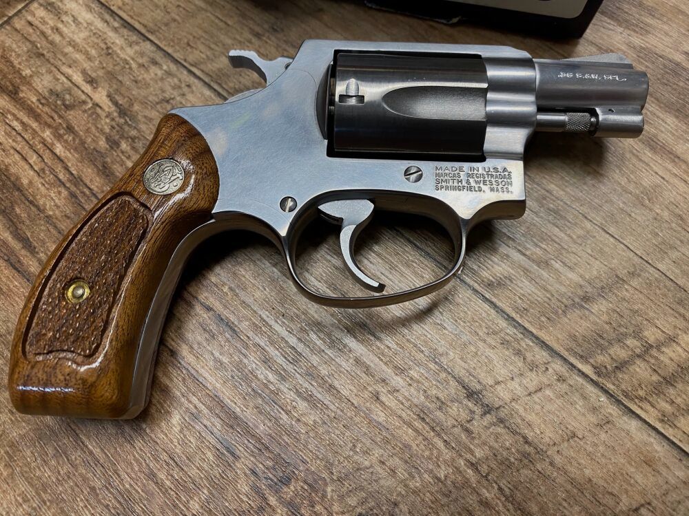 Smith & Wesson 60-3 2 Zoll in Originalverpackung .38Special