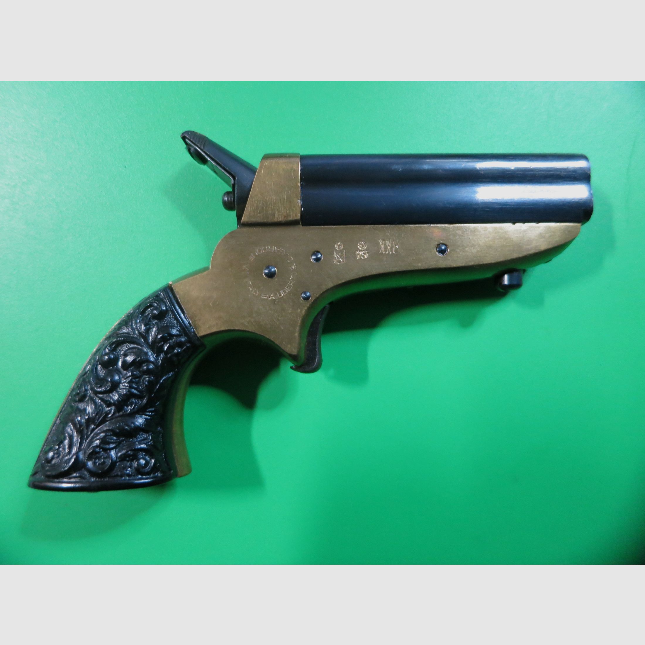 Uberti New Derringer Pepperbox pistola a 4 colpi nel calibro .22 short, copia della Sharps Pepperbox     #54