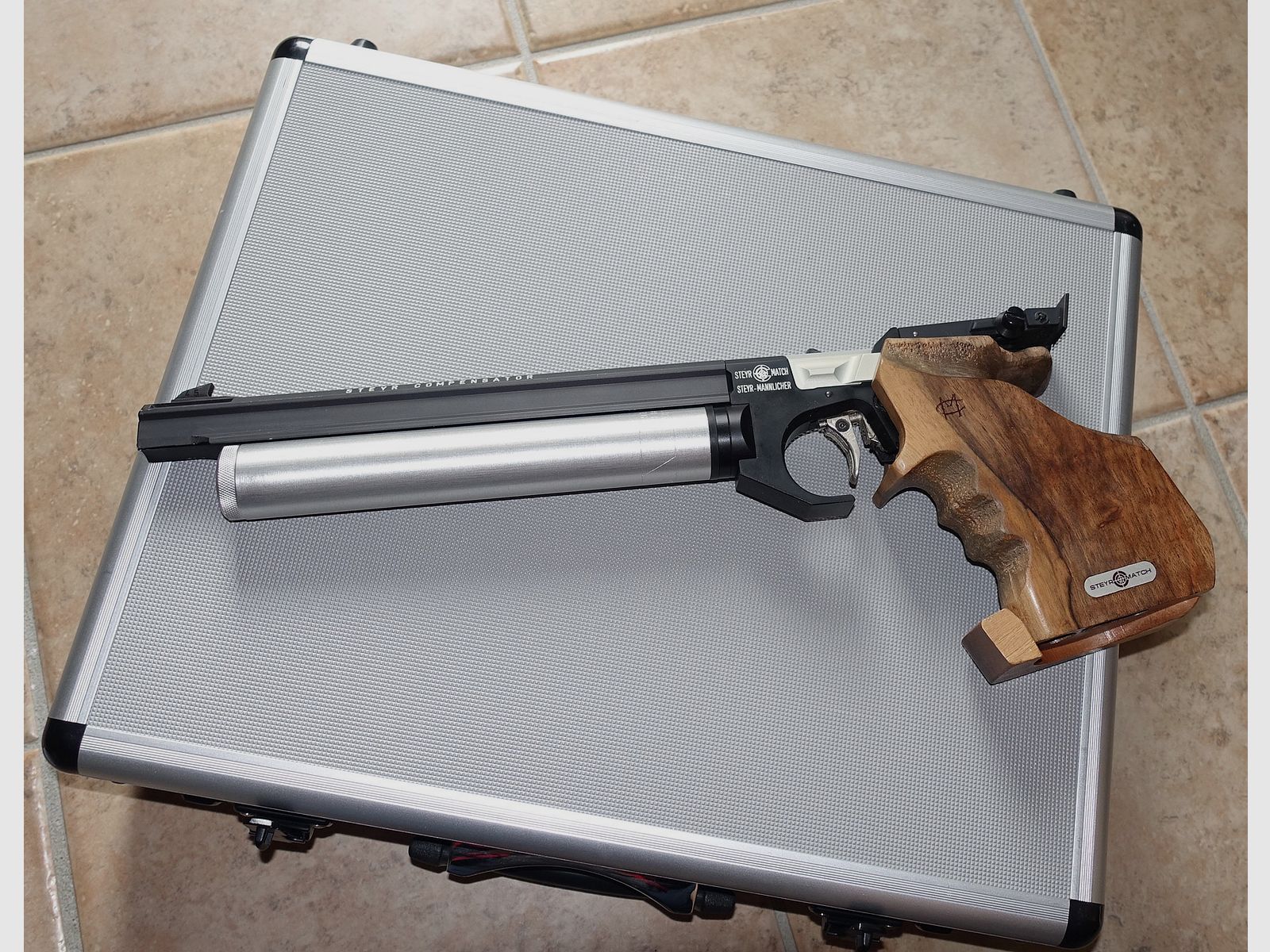 Steyr air pistol LP match pistol / new service + accessories