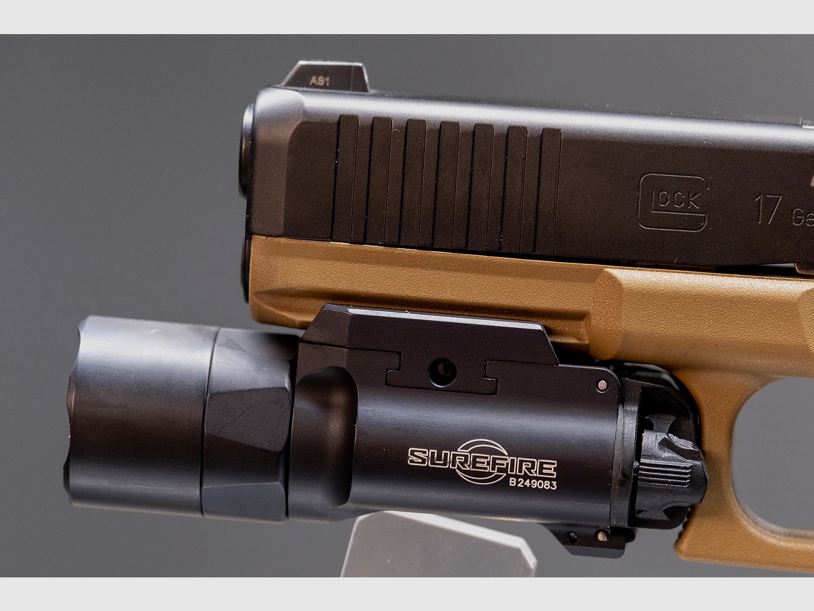 Surefire X300, image 8 of 8