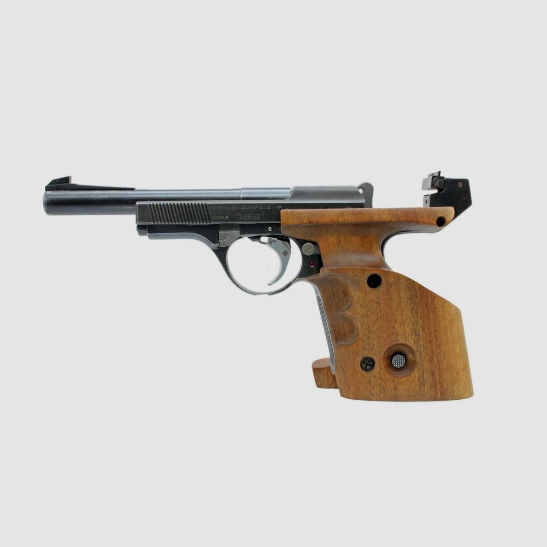 Pistola deportiva de colección Unique calibre .22 L.R. en muy buen estado