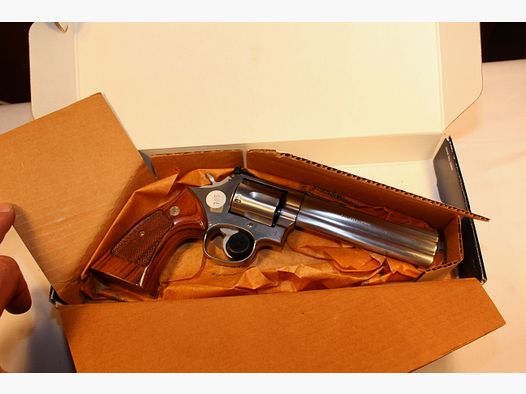 Bardzo dobry Smith & Wesson Model 686.