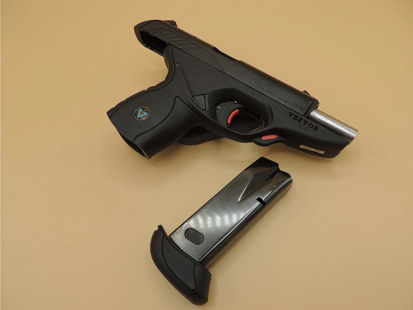Vektor CP1 – 9mm Luger – seltene Sammlerwaffe in nahezu neuwertigem Zustand, Bild 1 von 6