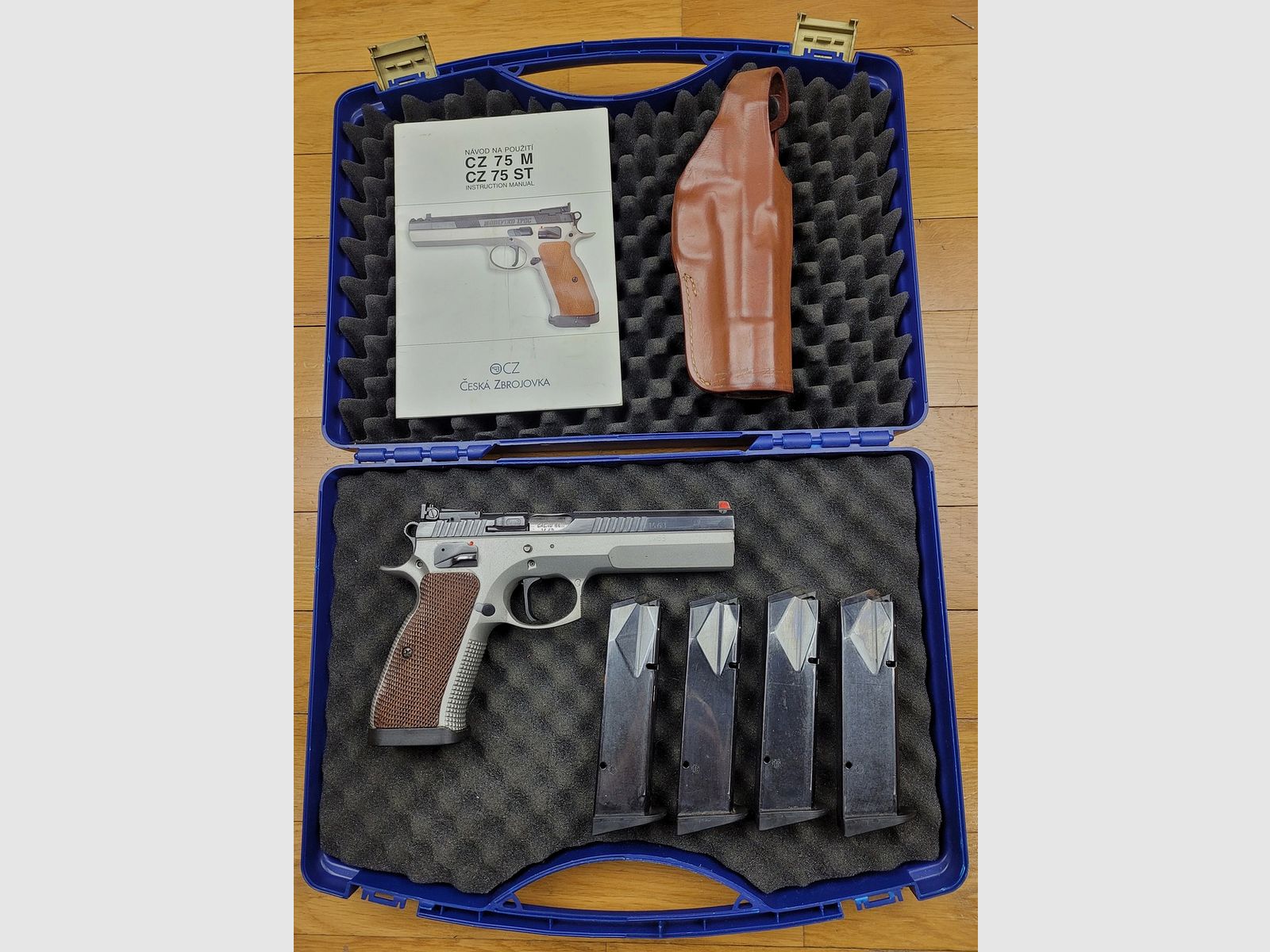 Muy buena pistola CZ75 TS – "IPSC estándar" – Calibre 40S&W – 4 cargadores (¡cuatro!) de 16 disparos – Fundina de cinturón – Maleta – Manual – TBE+, imagen 1 de 17