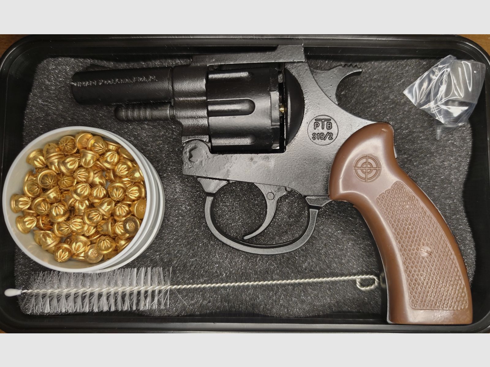 UMAREX Kipplauf Revolver 6mm + Munition + Pyro Effekte