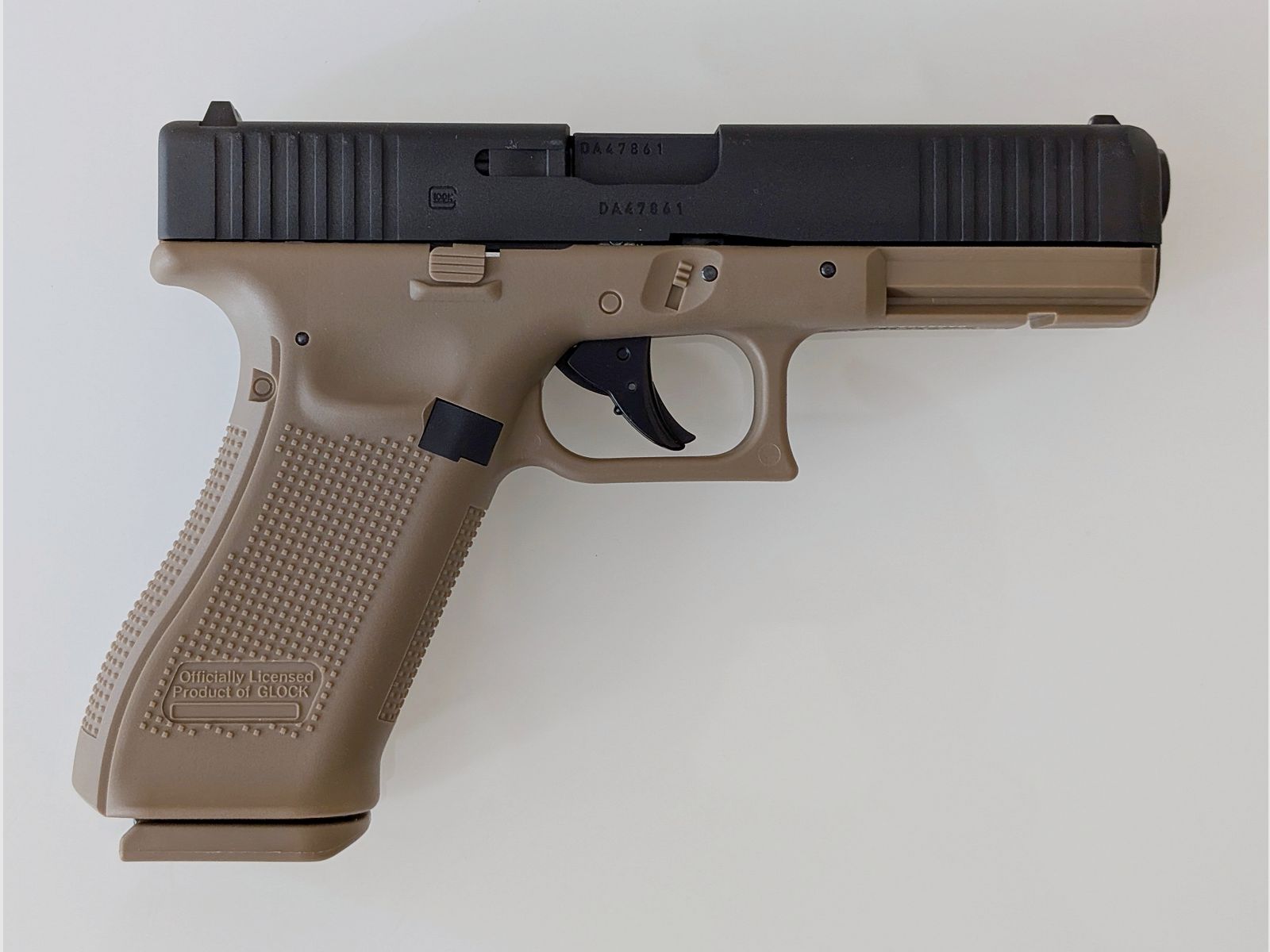 GLOCK 17 Gen5 6 mm, CO₂, < 2,0 J, Coyote