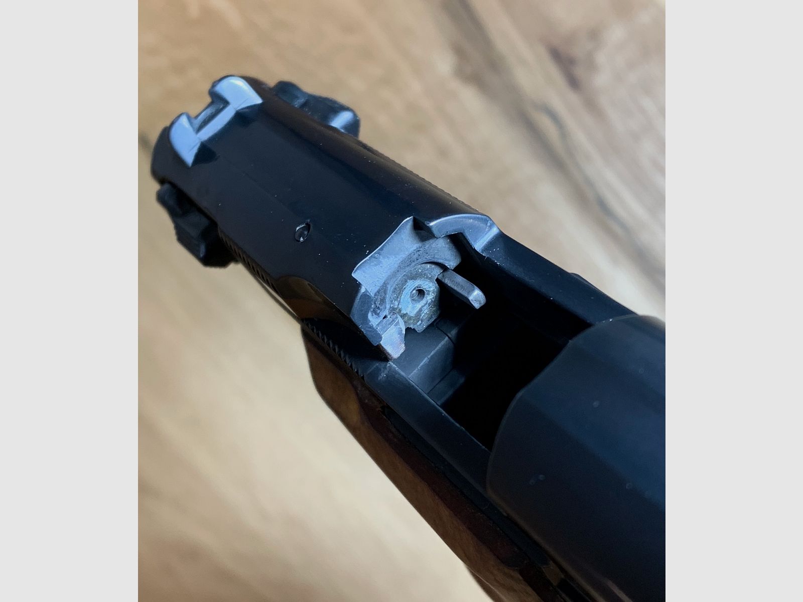 Walther P88 Compakt Signalpistole 9mm P.A.K. mit Holzgriffschalen von Umarex