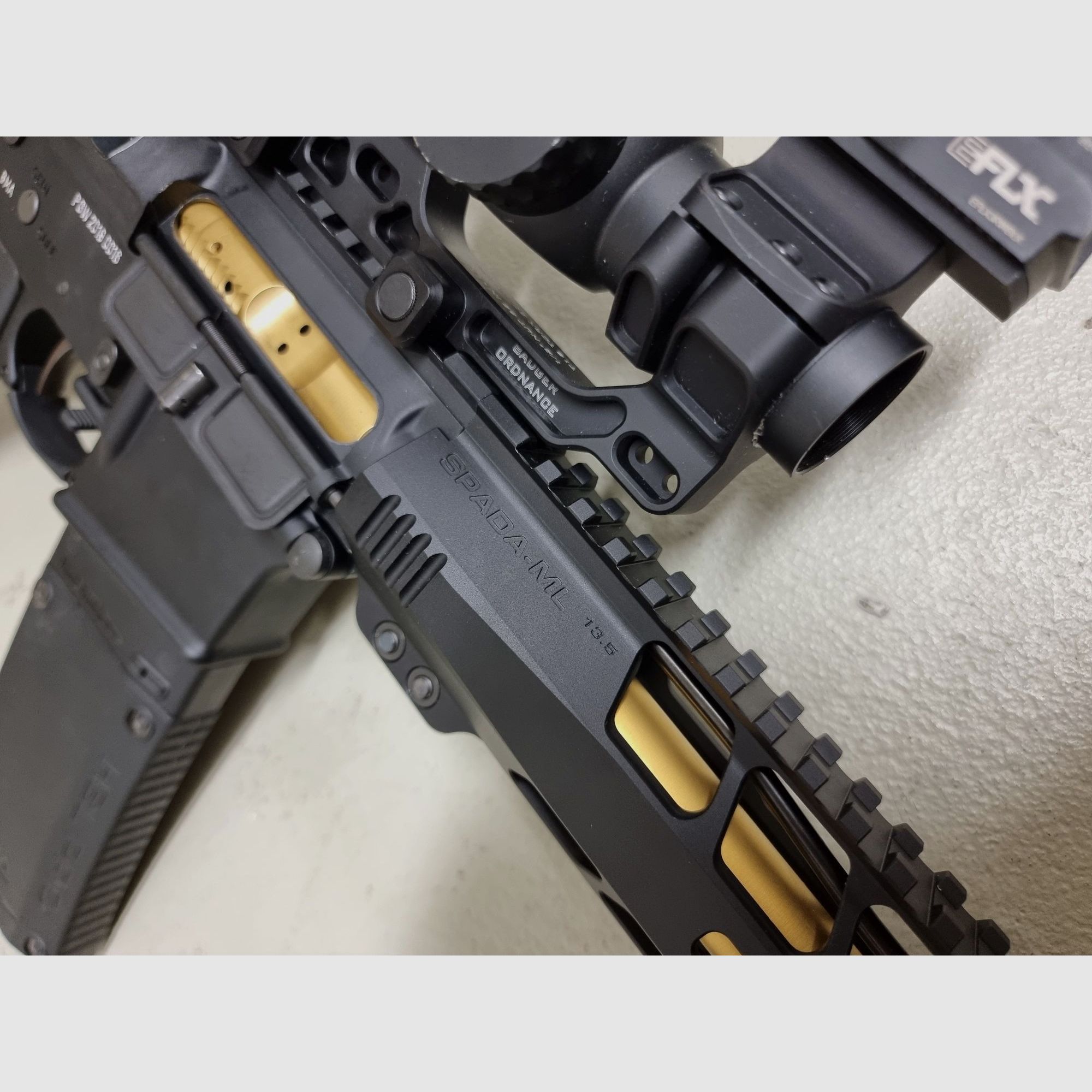 AR15 personalizzato superlativo nello stile di John Wick. Cal. 223 Rem. Solo componenti di alta qualità. Opzionale con Nightforce NX8!