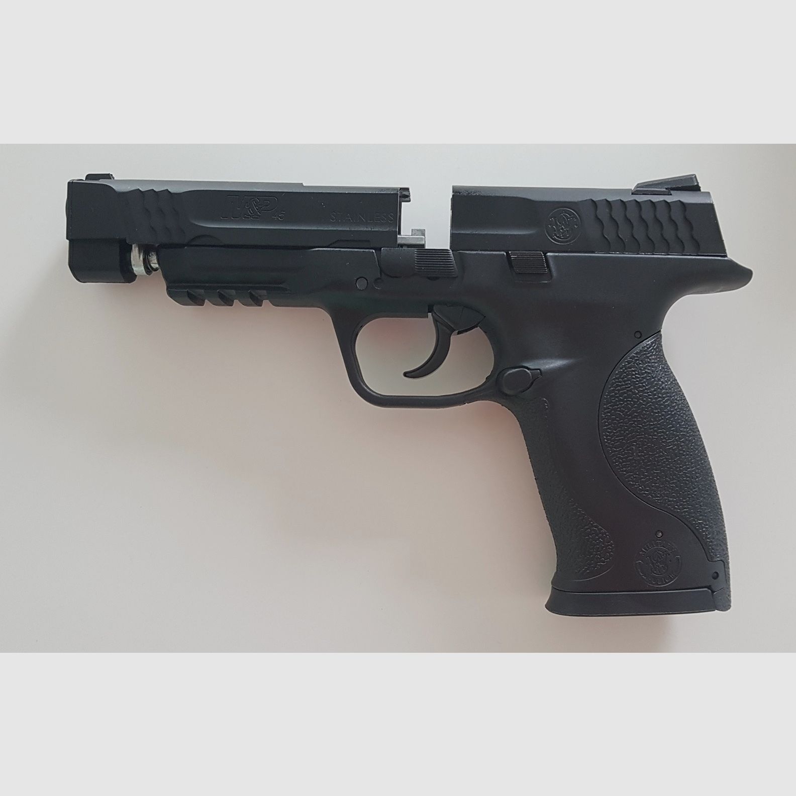 xSmith & Wesson M&P 45 4,5 mm Diabolo schwarz Co2-Pistole Luftpistole mit Pistolenkoffer