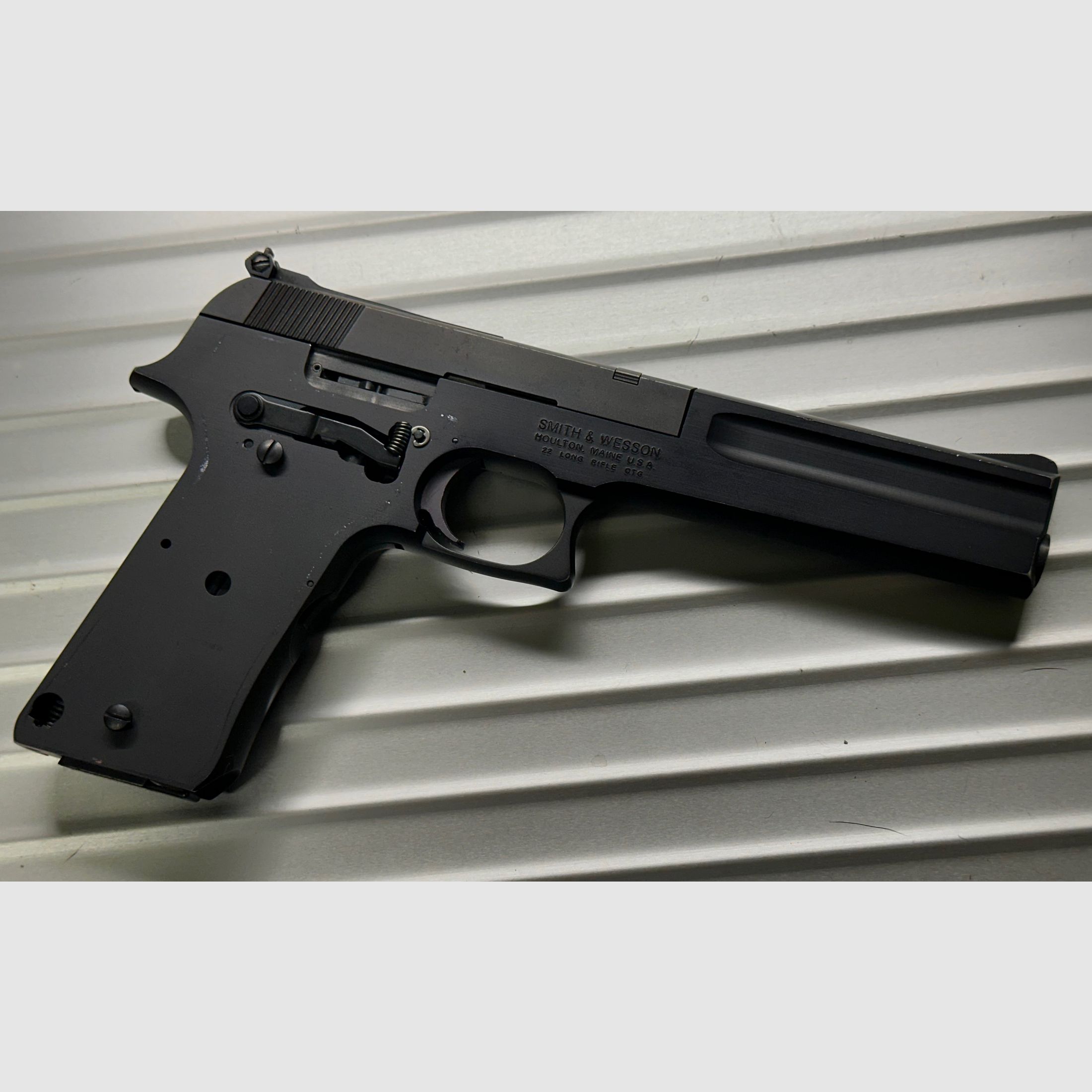 Smith & Wesson 422 