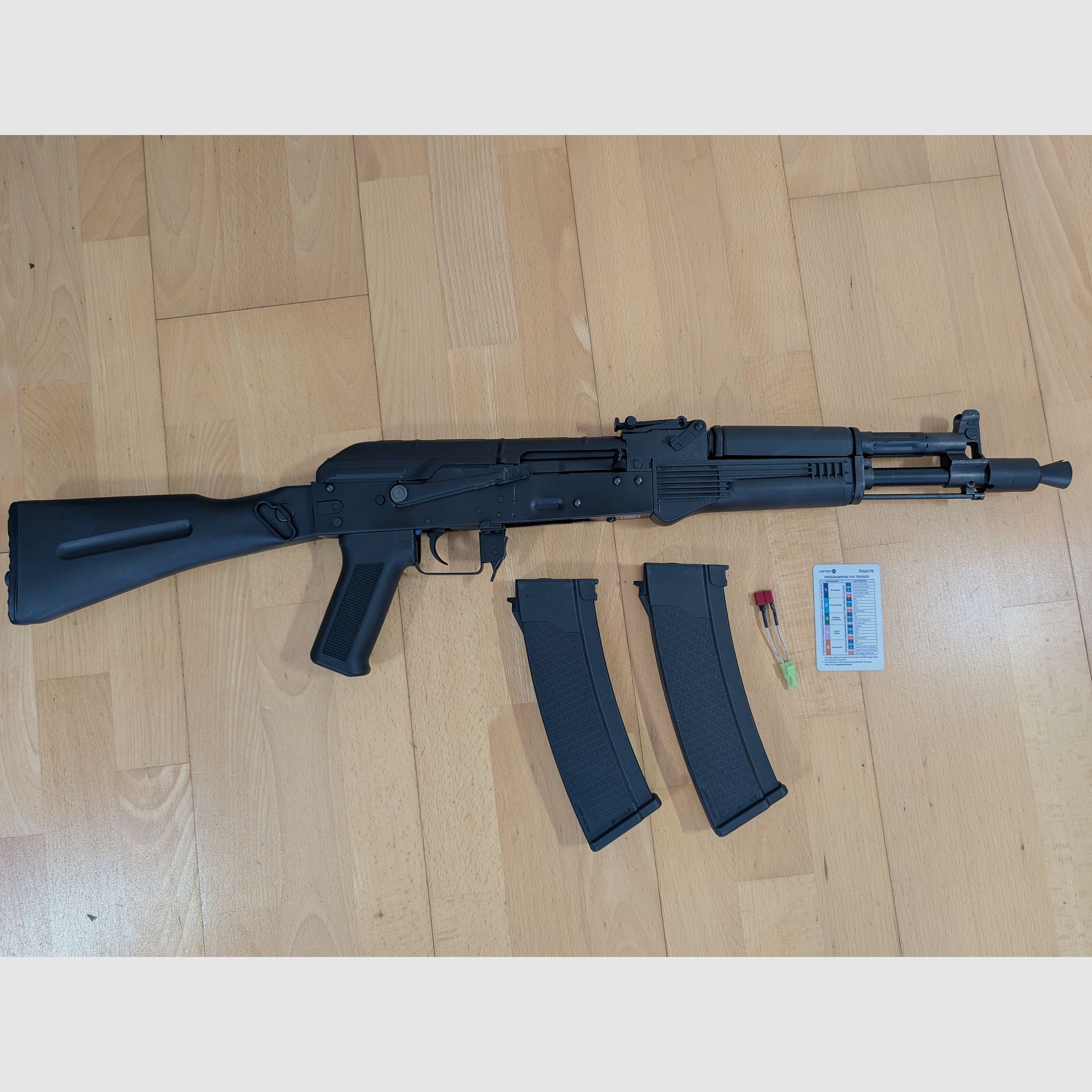 Specna Arms AK-105 EDGE mit mosfet und 2 mags 0,5J