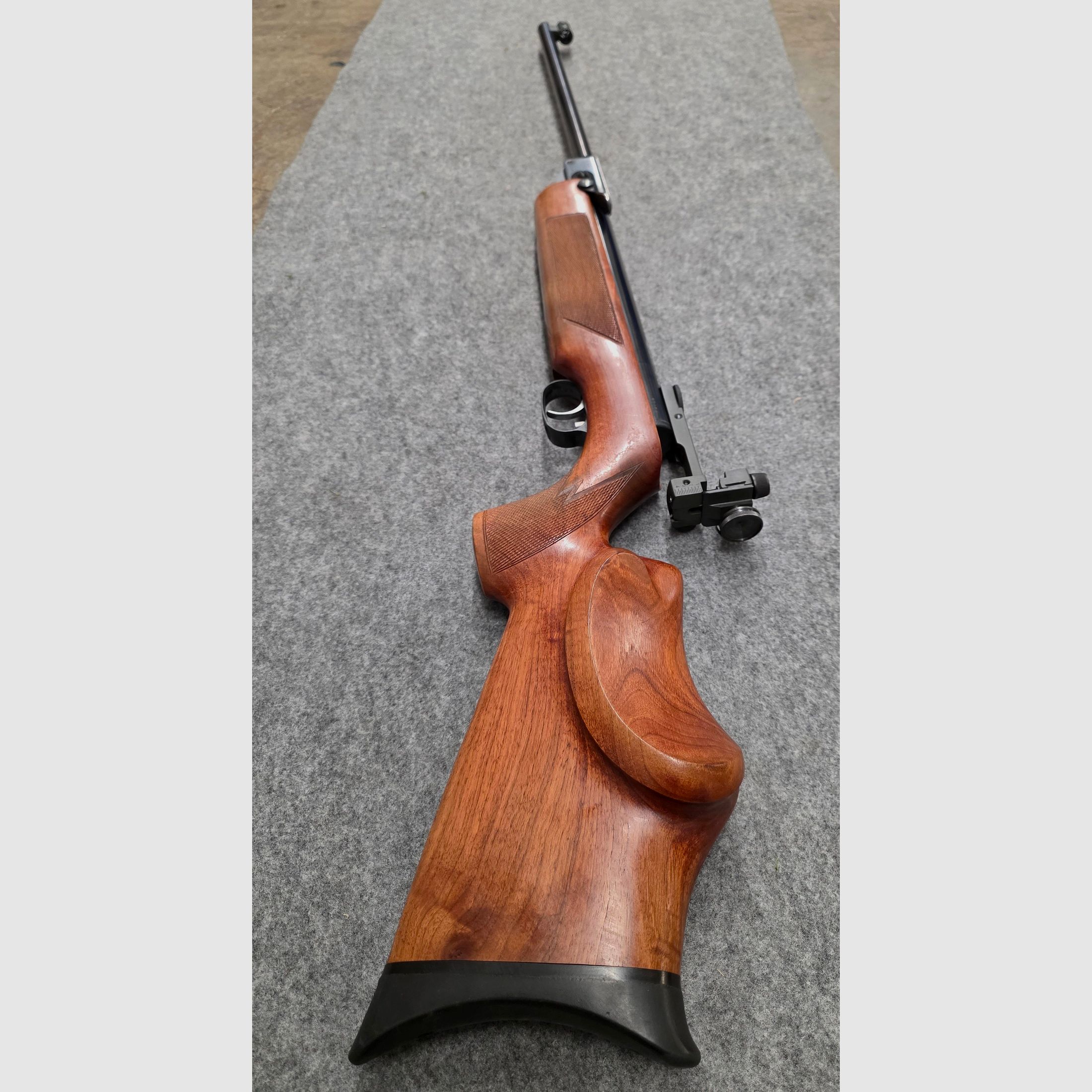 Zeer oude BURGO wierook HW55 T met Tiroler walnootkolf Knicker luchtgeweer zonder F-teken uit de jaren 60 cal. 4,5mm Diabolo