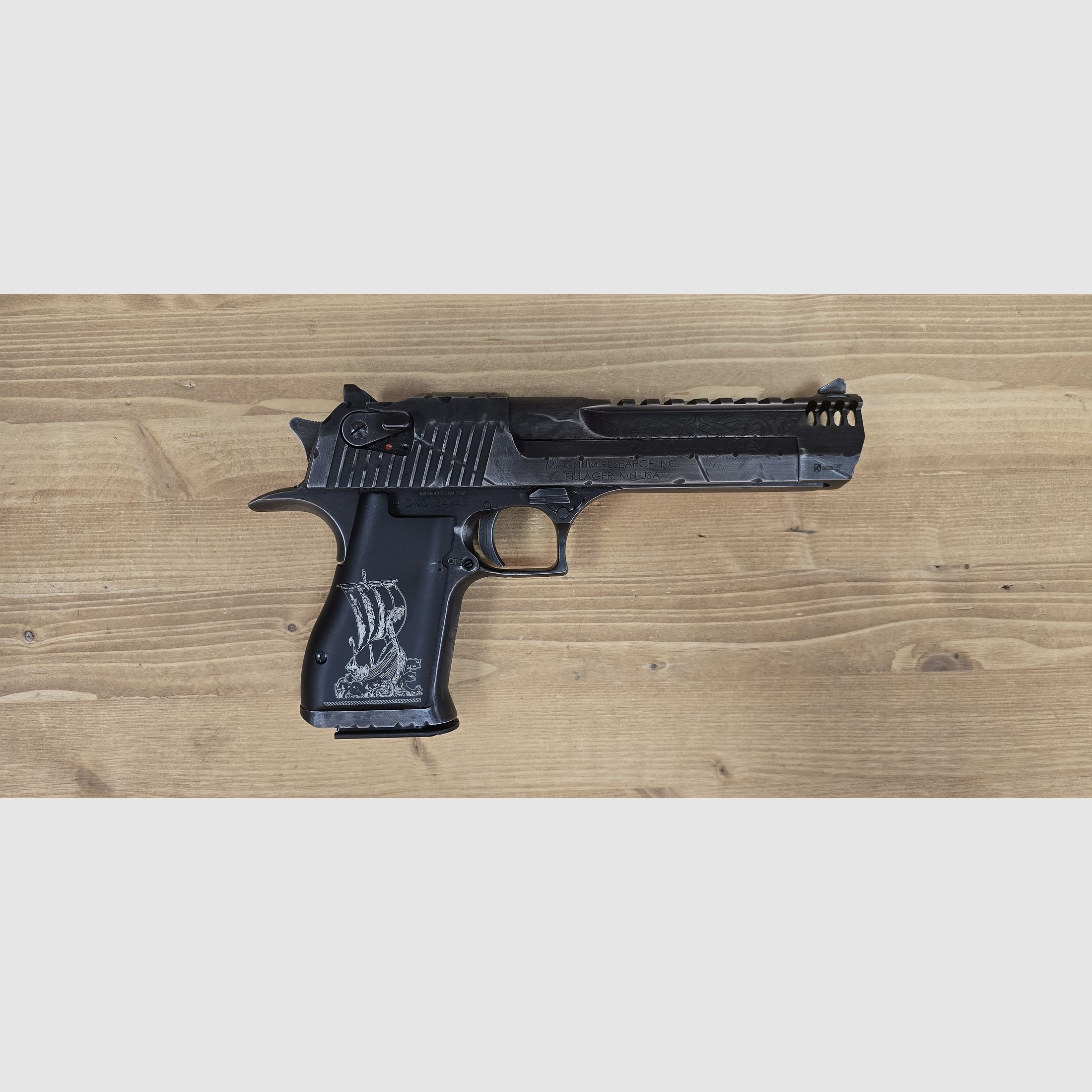 Desert Eagle XIX 6" VIKING 2 Limited Edition .50AE