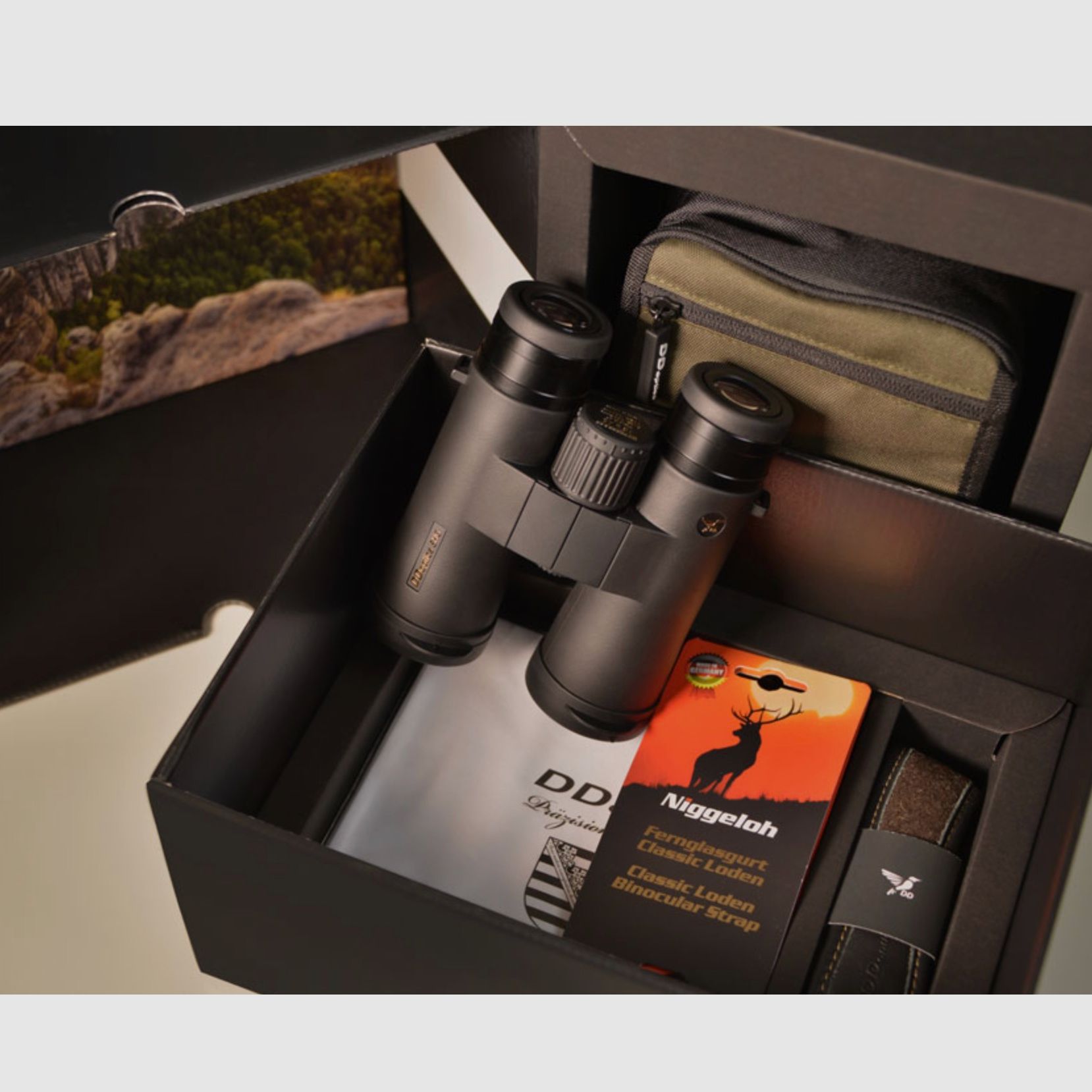 DDoptics 440100100 Fernglas SHG 8x42 mit Tasche und Trageriemen