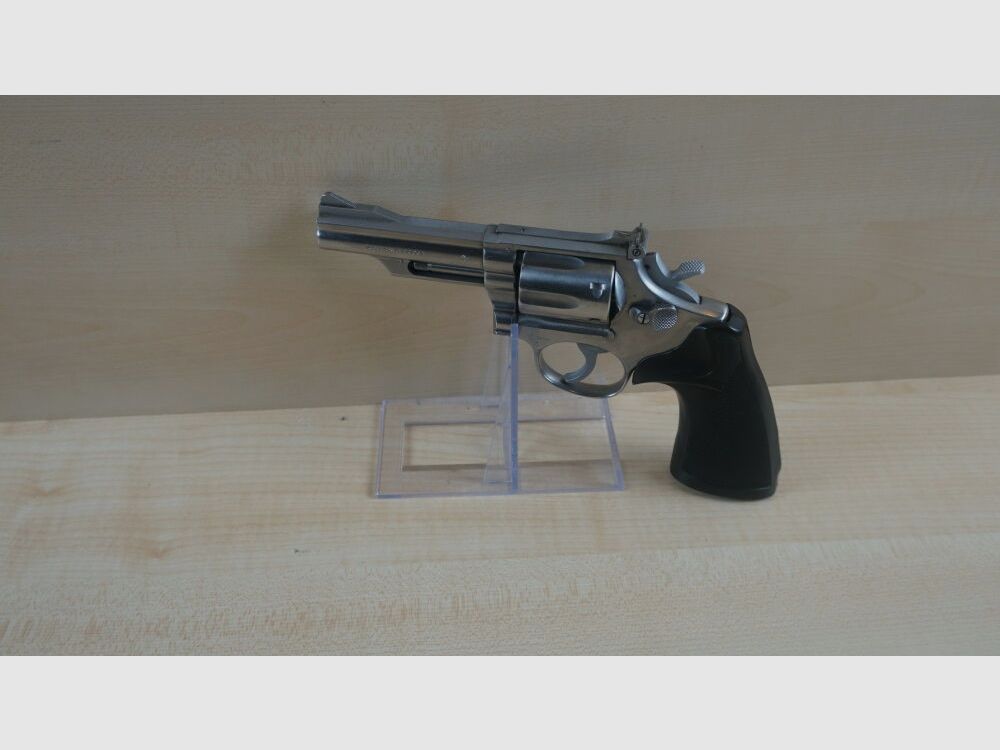 Smith & Wesson 66
