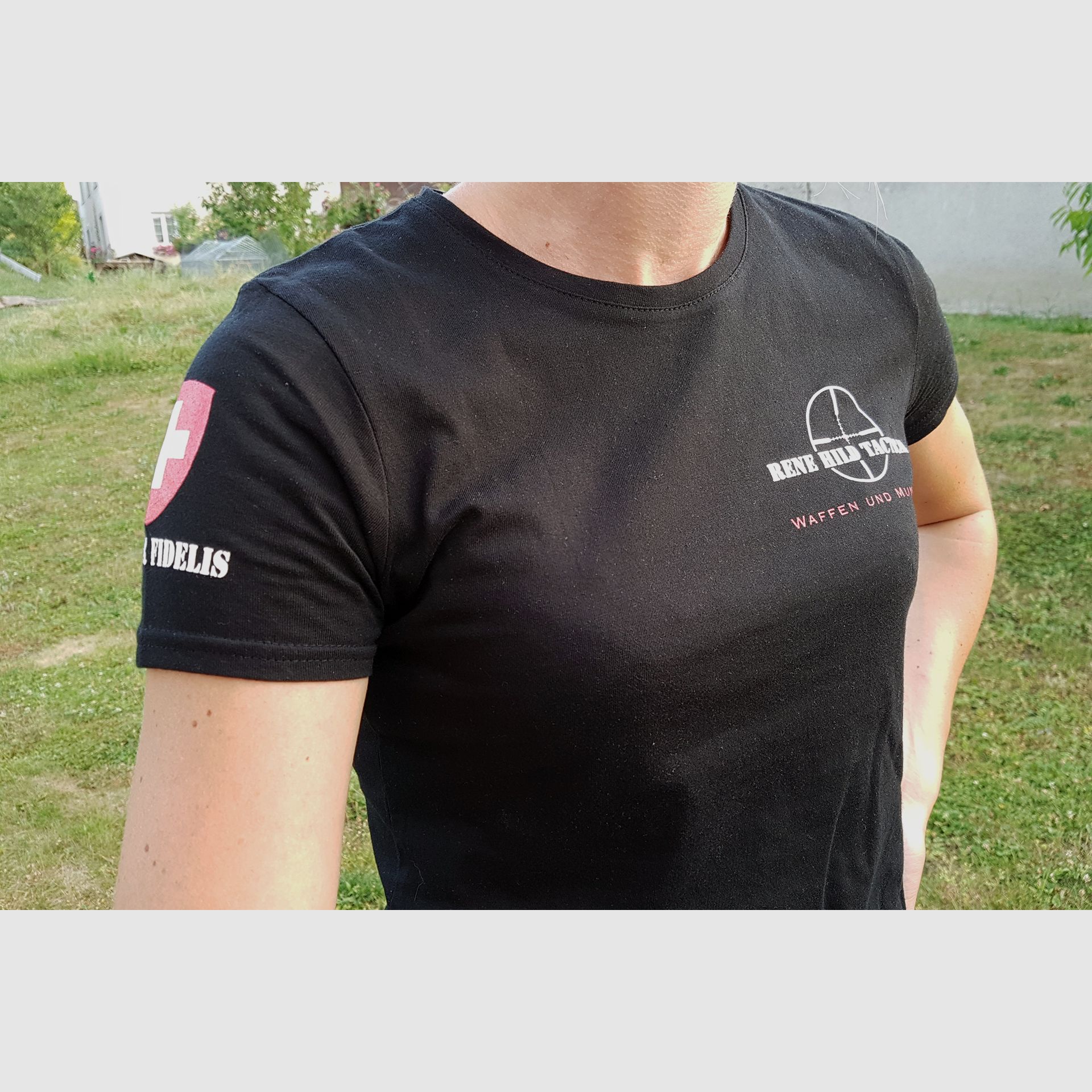 T-shirts, image 1 sur 3