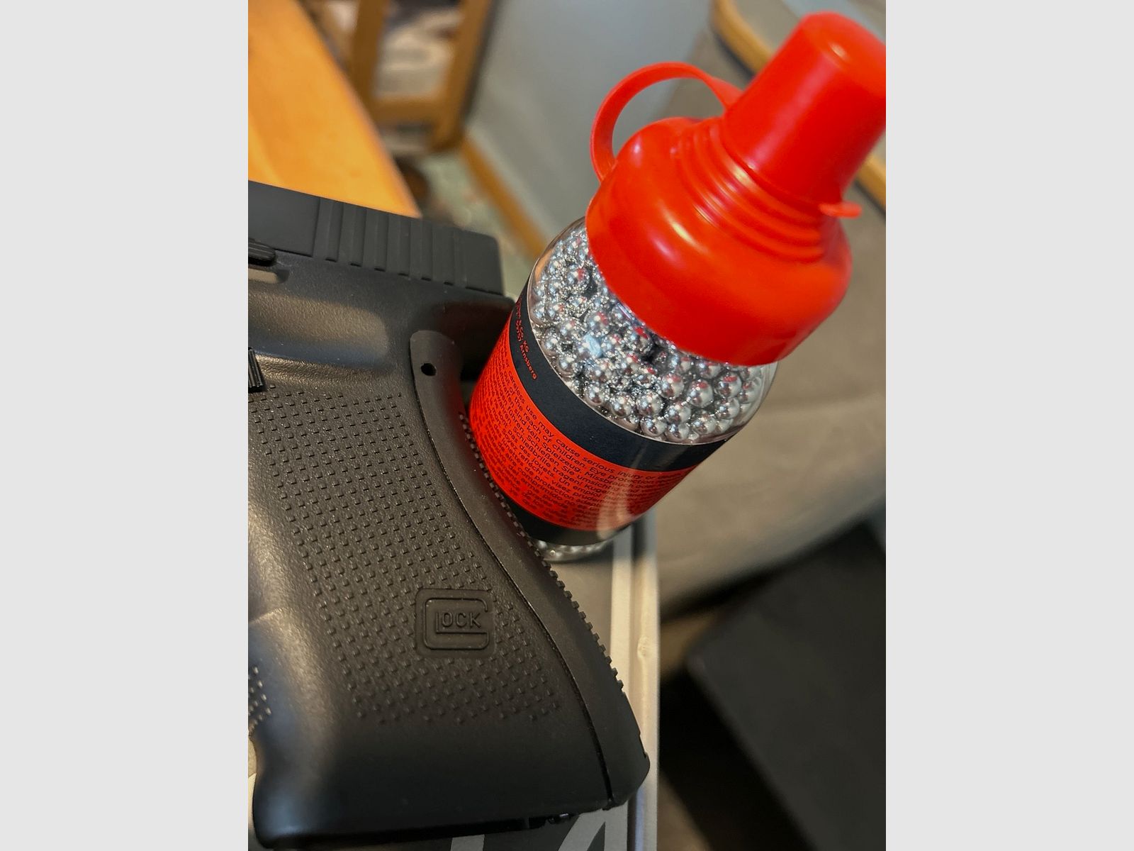 Glock 17 Gen4 Airsoft Co2 BBs