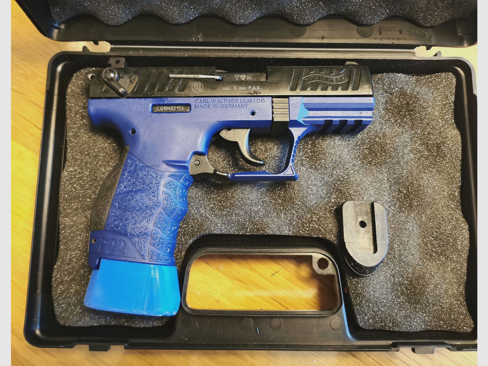 Reserviert! Walther P22 9mm P.A.K. Frei ab 18 Jahre guter Zustand  PTB 778 , Blue Star schon lange Ausverkauft !