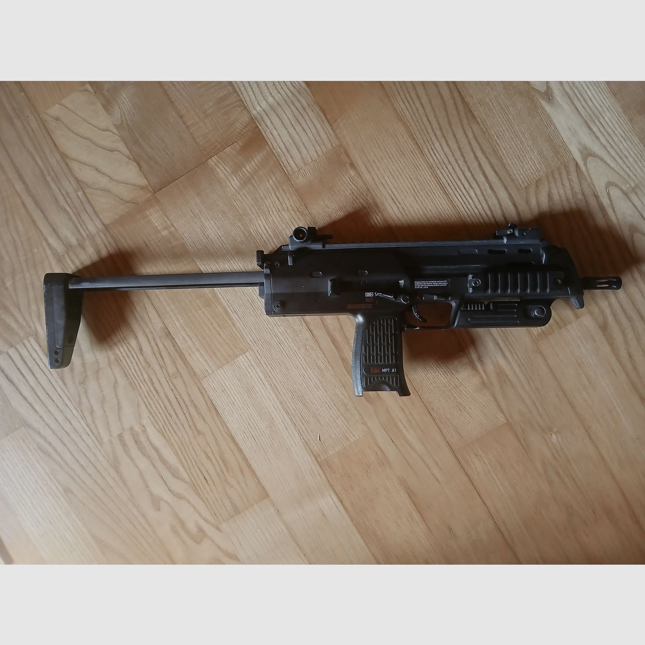 MP7 A1 + Beinholster