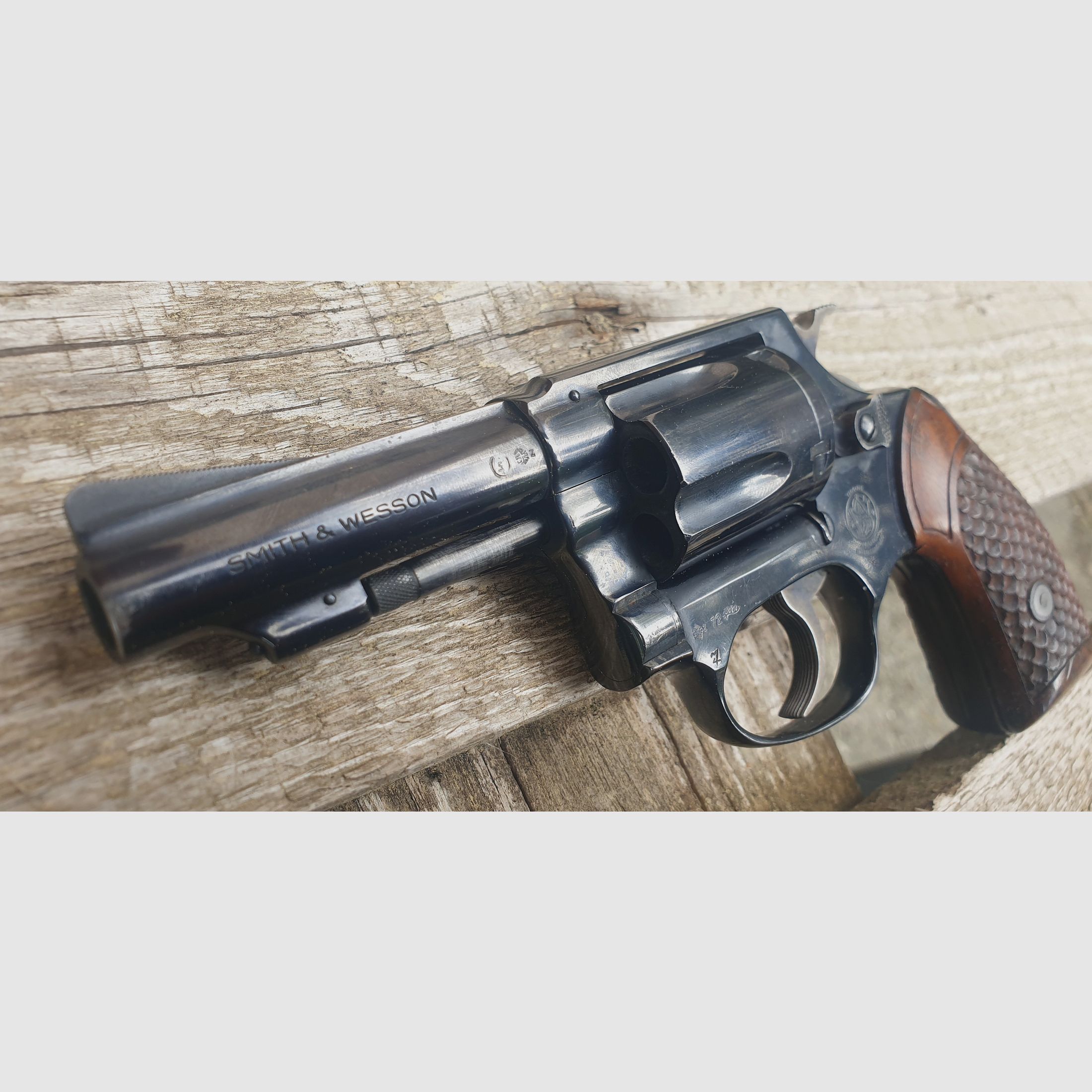 Revolver, Smith&Wesson, Mod 36, Cal..38Spec. 2.5 inches / barrel, grip with scales-FH