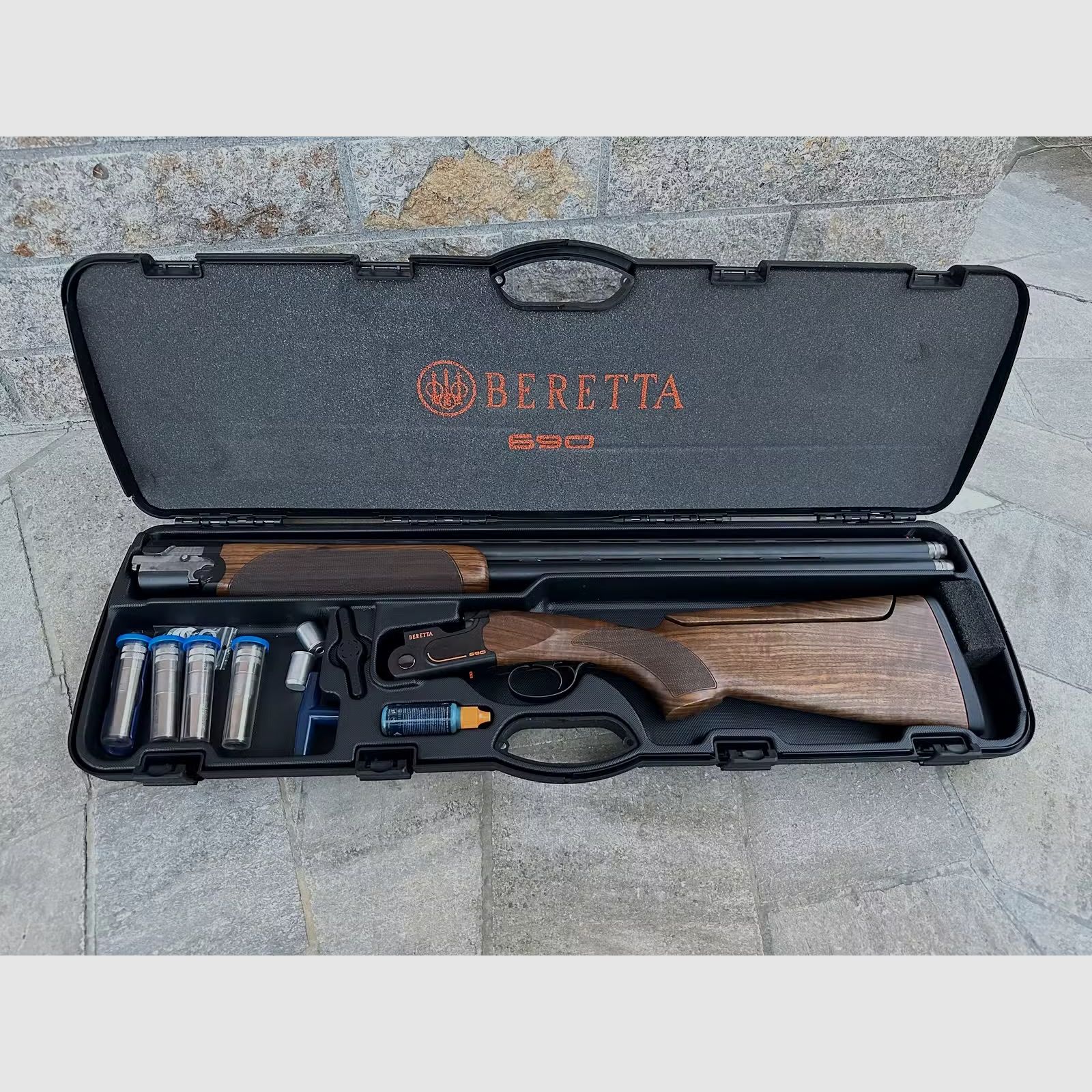 Beretta 690 Sporting Black Edition AS (einstellbarer Schaft) Kal. 12/76 – Top Zustand – inkl. Zubehör