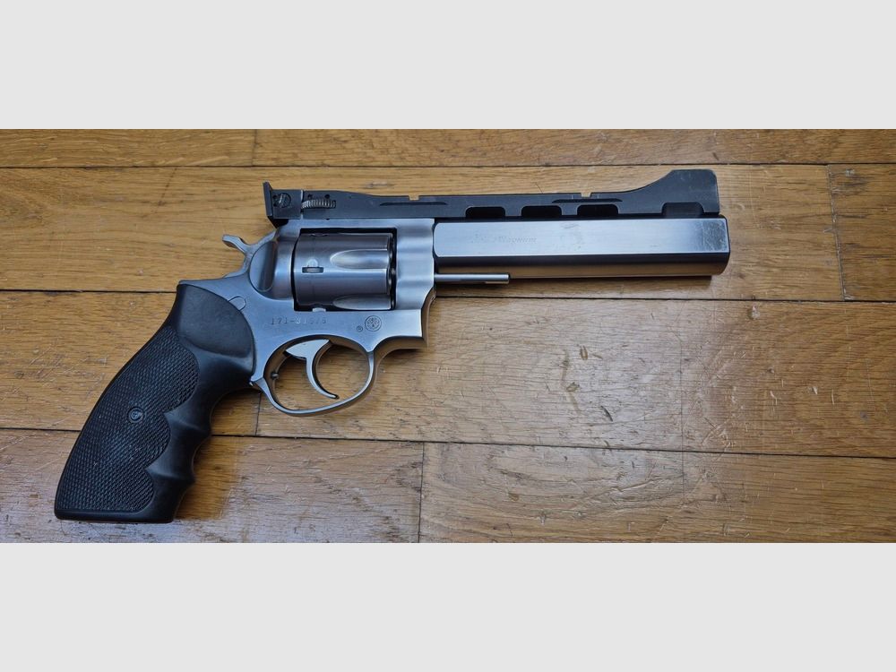 Selten Revolver Ruger GP 100 „Custom“ – Modell mit 6 Zoll Lauf – Seltene Anpassung mit schwerem Lauf ABOM in Deutschland – Vollstahl-Schiene mit verstellbarer Visierung und Wichita Korn aus 100% Stahl – Kal. 357Magnum / 38 special – Waffe aus September 1992 – Seltene Ruger Anpassung – TBE/TBE+, Bild 24 von 30