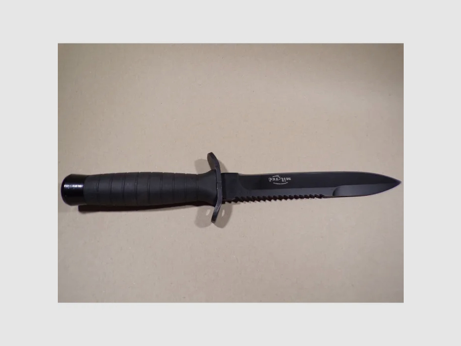Kampfmesser Schwarz mit Säge und Kunststoff Scheide