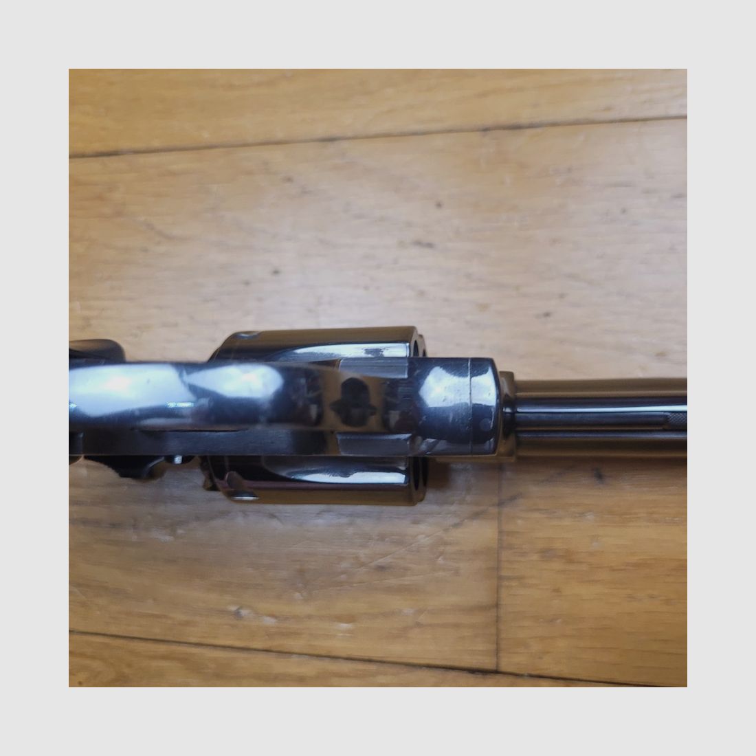 Magnifique revolver MR 73 Sport – 357mag – un des tous premiers – fabrication Manurhin d&rsquo;avant 1980 – 6 pouces – Poignée trausch – Guidon Partridge et hausse surdimensionnés – État mécanique et esthétique au top – TBE+, image 10 sur 22