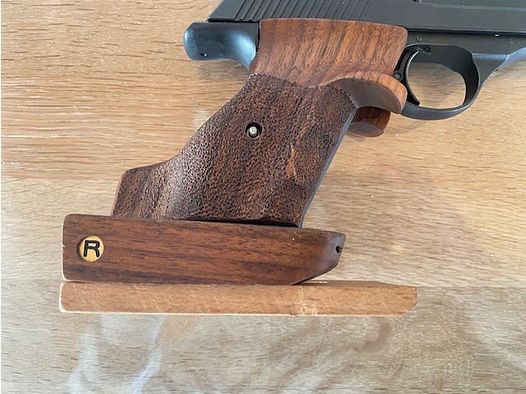 Erma ESP 85A plus .32 sistema de cambio – con empuñadura RINK y amplio stock de piezas de repuesto.