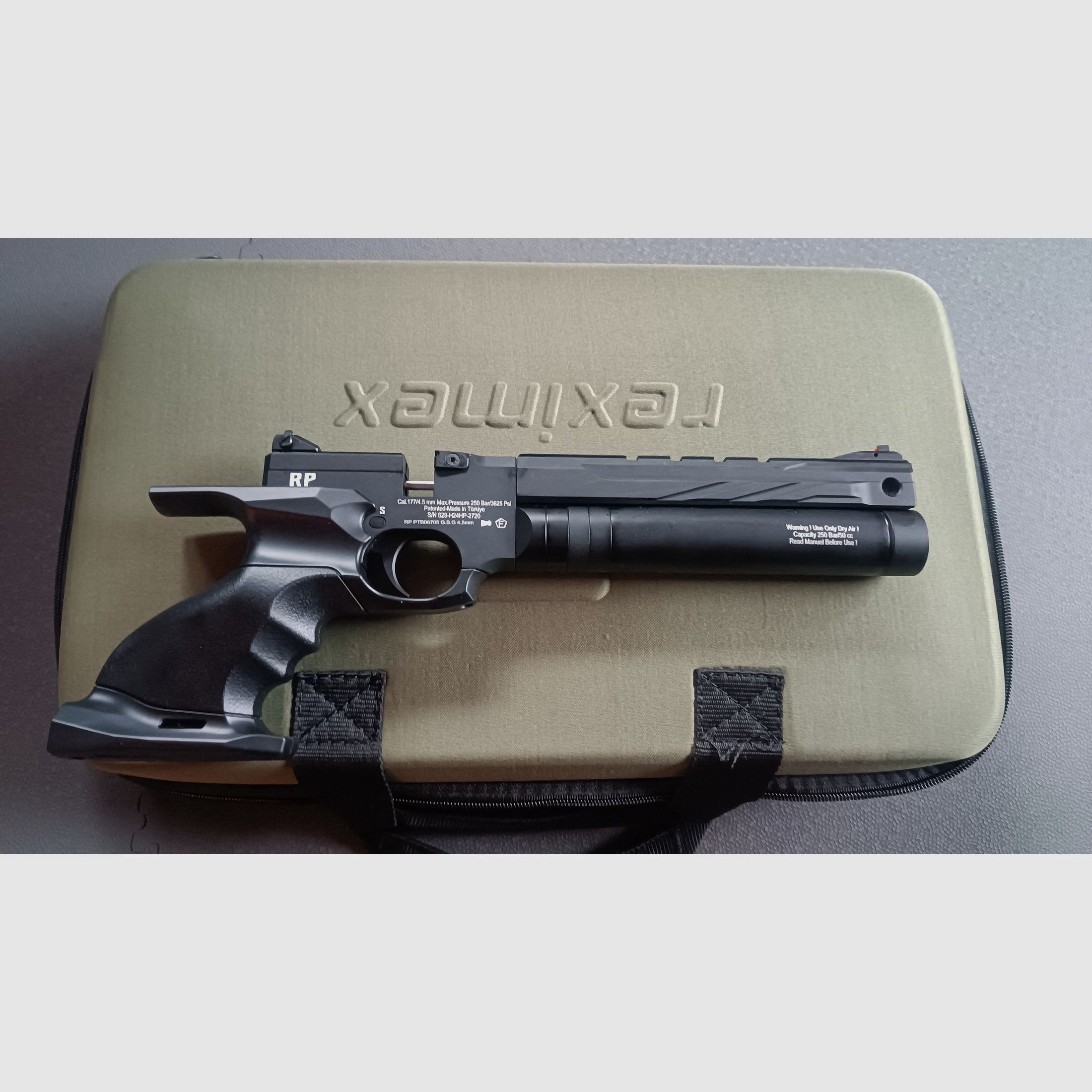 Reximex RP luchtpistool perslucht 4,5mm diabolo zwart aanlagkolf