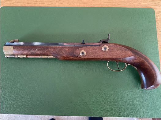 Pistola a avancar Kentaky