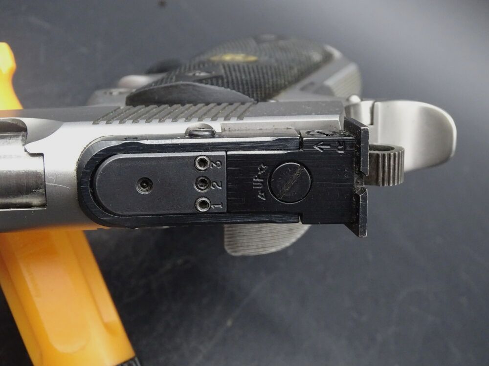 Safari Arms 1911 6" kaliber .45 Auto z celownikiem Aristocrat 1911 6"