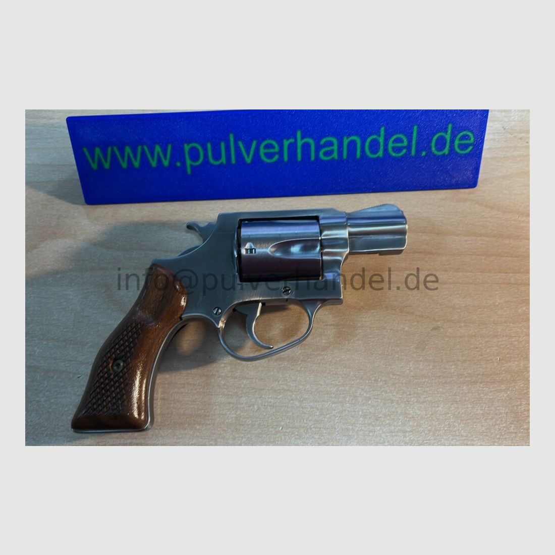 SIA Inc. USA Police Security Special .38Special, Stainless steel. Holzgriffschalen TOP