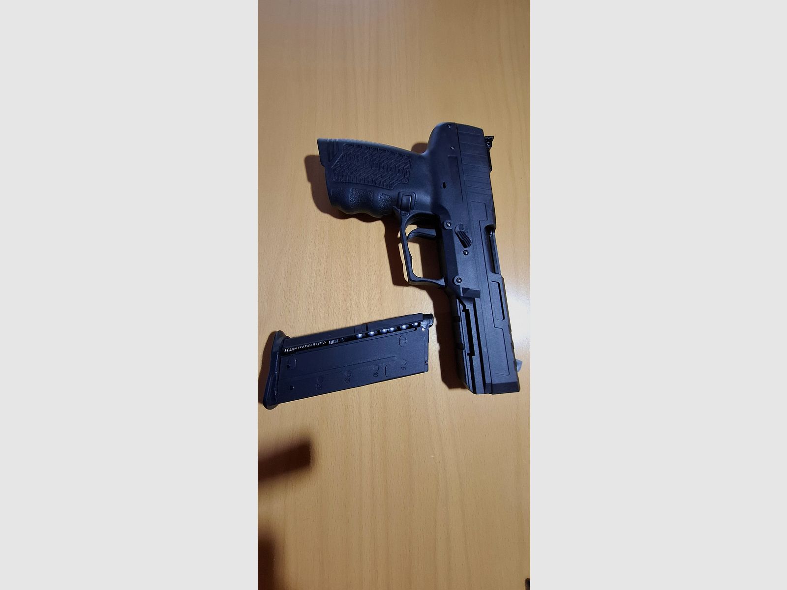 Verkaufe Maverick Gasdruckpistole Komplettset