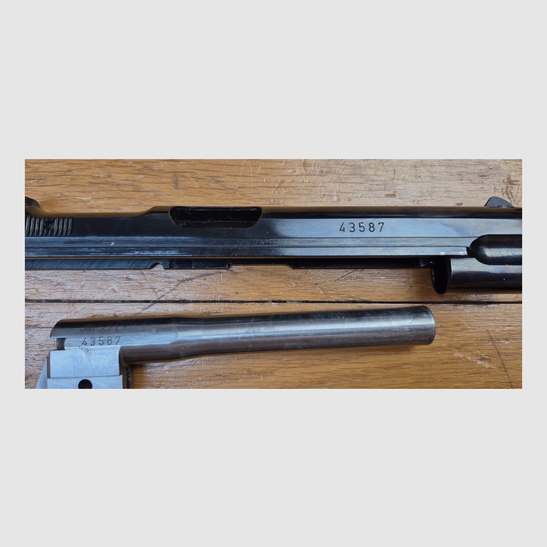 Wunderschöne Umrüstung für SIG P210 – Kaliber 22LR – Mit seinem speziellen Stahlmagazin 1. Art – Geeignet für SIG mit 120mm Lauf wie P 210-2, 3, 4, 6… – Komplett und im neuwertigen Zustand – Selten! – TBE+++, Bild 10 von 15