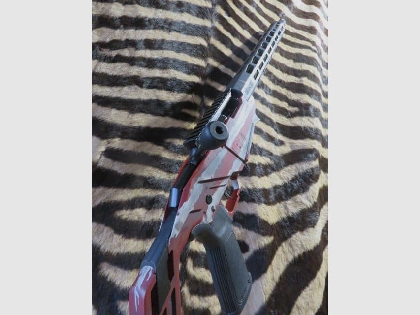 Repetierbüchse RUGER Precision Rimfire US Flag Kal. .22 lr Lauf 47 cm mit verstellbarem Schaft und Vorderschaft, Bild 7 von 7