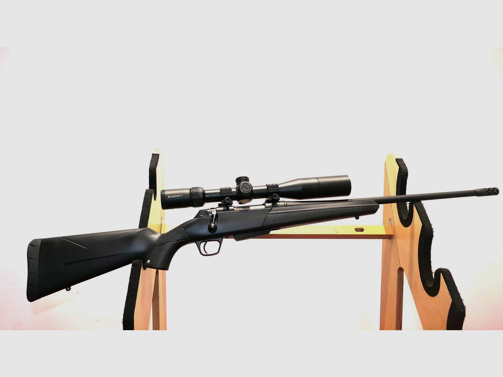 WINCHESTER XPR BOLT-ACTION RIFLE + RIFLESCOPE CAL.308 WIN - USED, image 1 of 11