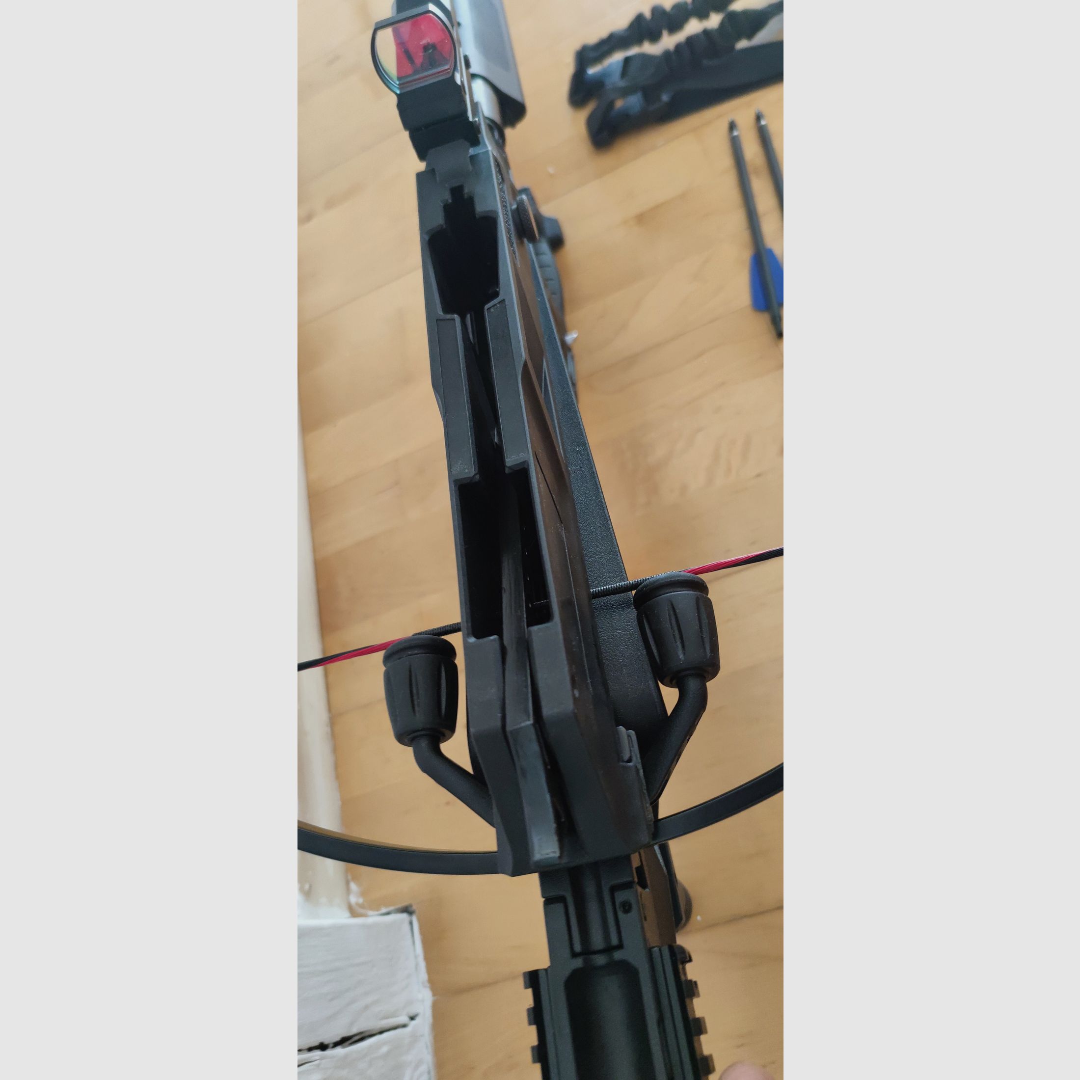 EK Archery Adder 