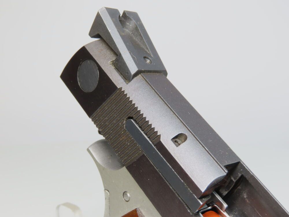 Smith & Wesson 745