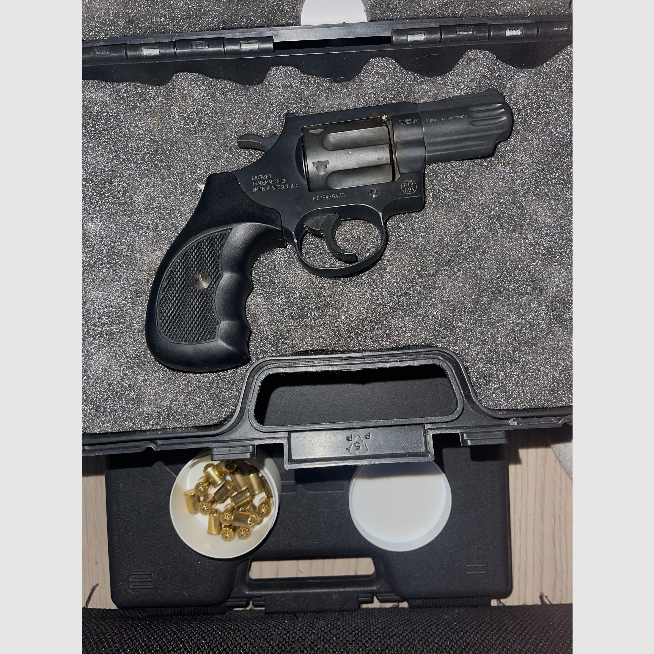Blank firing revolver 9mm Smith and Wesson