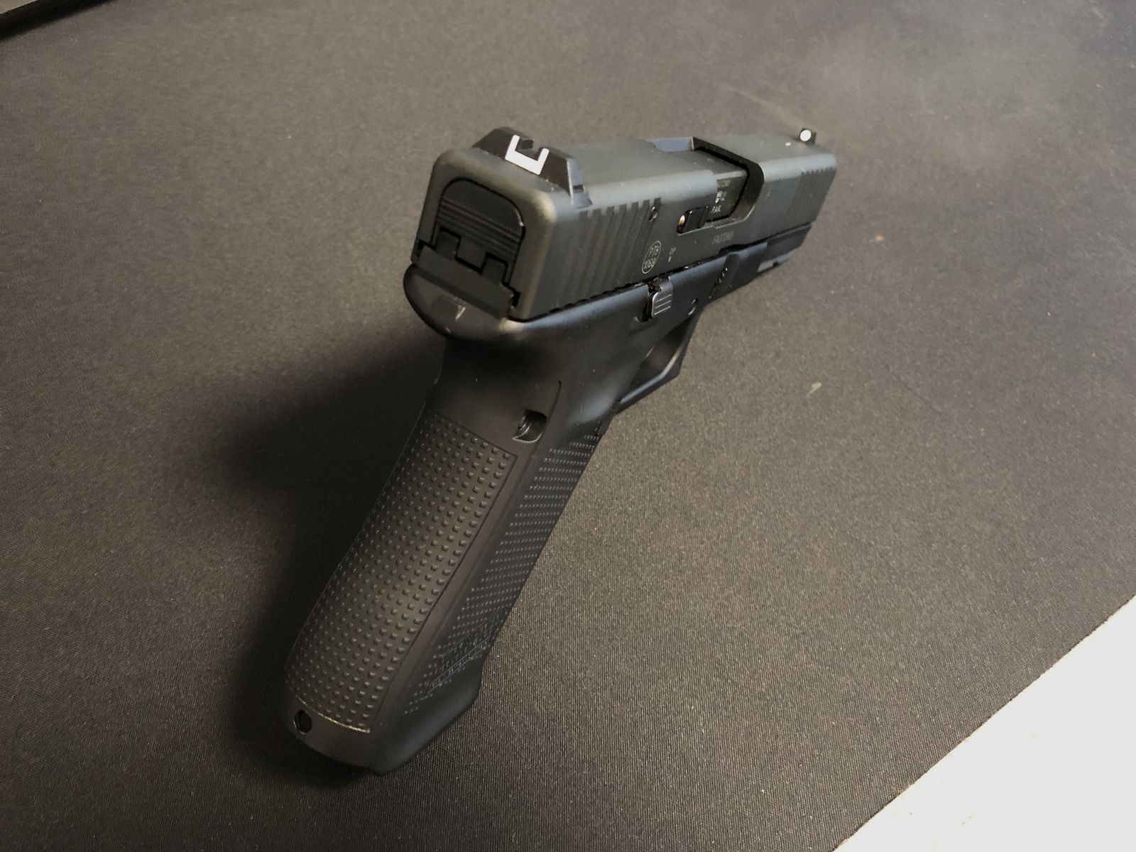 Glock 17 Gen 5 9mm P.A.K. 