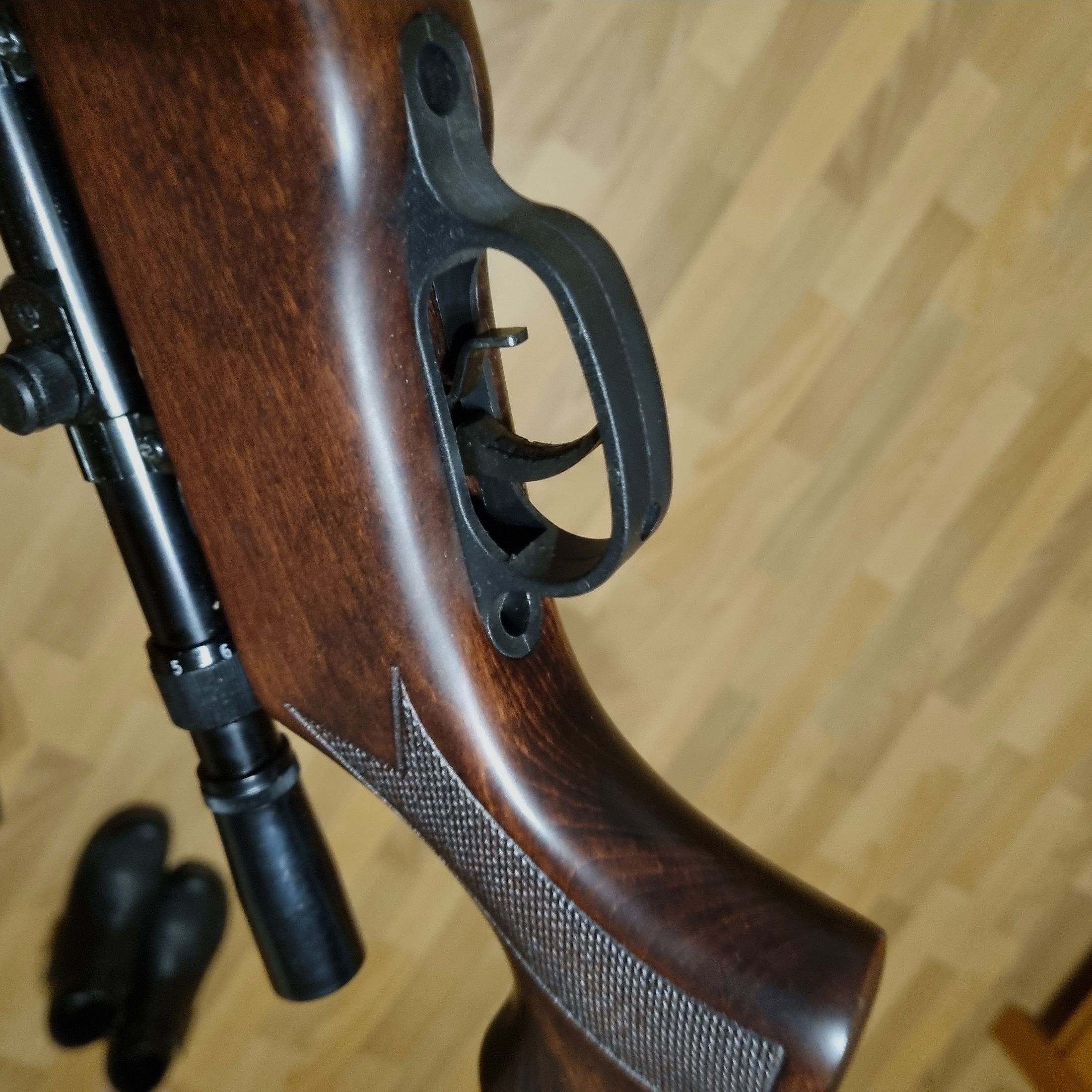 Norica Marvic Gold, 4,5 mm, ZF 3-7x20, Holzschaft